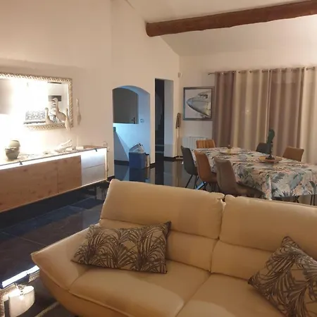 Villa De La Presqu'Ile D'Or Villa *
